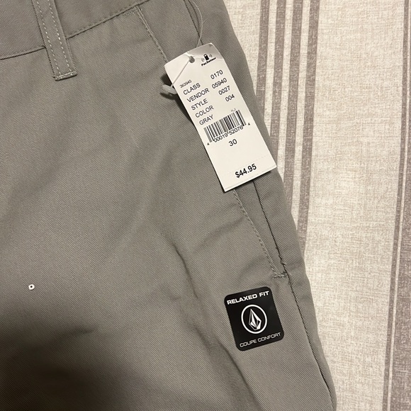 Volcom shorts - Picture 2 of 6